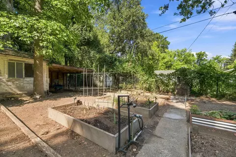 Exterior - 664 Loma St, Redding, CA 96003 photo 10 of 14