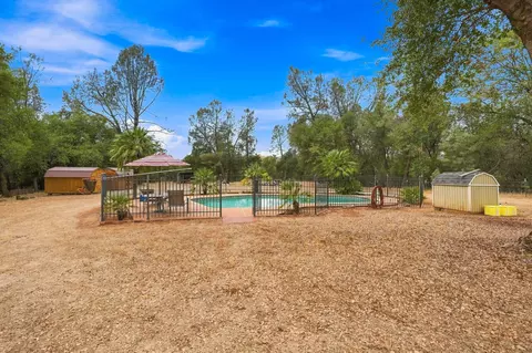 Exterior - 13272 Opal Way, Redding, CA 96003 photo 8 of 11