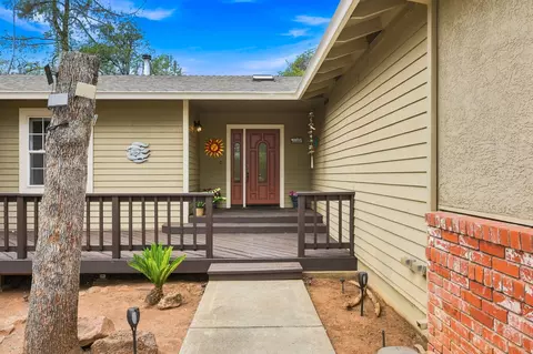 Exterior - 13272 Opal Way, Redding, CA 96003 photo 3 of 11