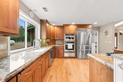 Kitchen - 13272 Opal Way, Redding, CA 96003 photo 3 of 6