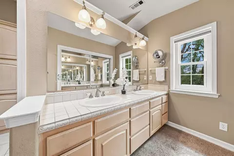 Bath - 13272 Opal Way, Redding, CA 96003 photo 1 of 7
