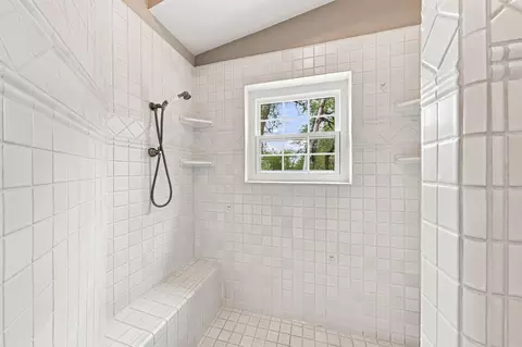 Bath - 13272 Opal Way, Redding, CA 96003 photo 3 of 7
