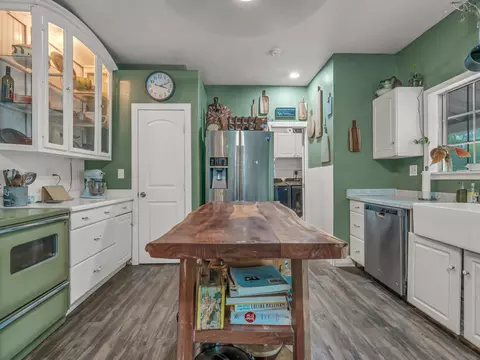 Kitchen - 28026 State Highway 44, Shingletown, CA 96088 photo 5 of 6