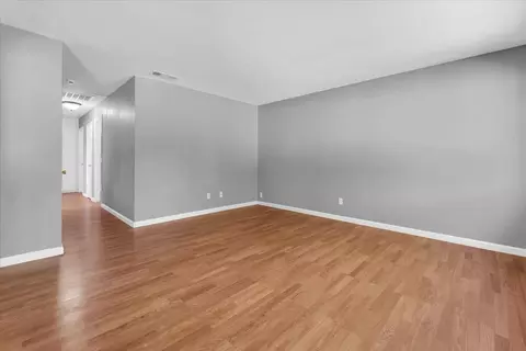 Living - 1490 Orange St, Red Bluff, CA 96080 photo 2 of 4