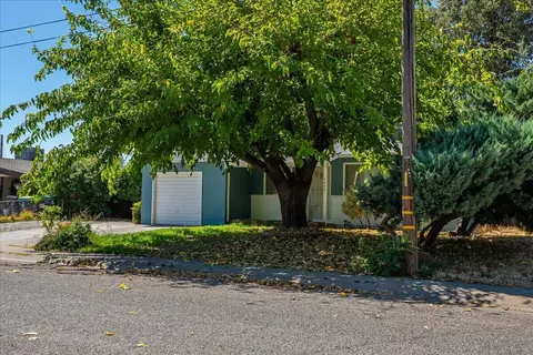 Exterior - 1490 Orange St, Red Bluff, CA 96080 photo 5 of 12