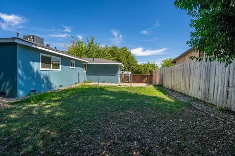 Exterior - 1490 Orange St, Red Bluff, CA 96080 photo 7 of 12