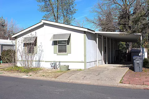 1318 Mountain Shadows Blvd, Redding, CA 96003 photo 2