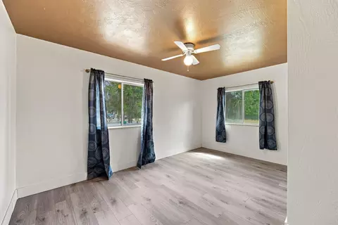 Bedroom - 10052 Harley Leighton Rd, Redding, CA 96003 photo 3 of 6
