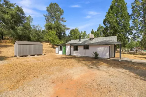 Exterior - 10052 Harley Leighton Rd, Redding, CA 96003 photo 4 of 10