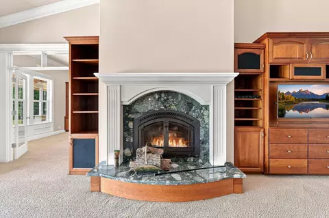 Living - 13387 Lark Ct, Redding, CA 96003 photo 4 of 9