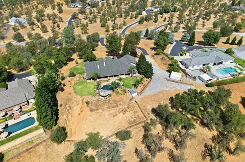 View/Area - 13387 Lark Ct, Redding, CA 96003 photo 3 of 6