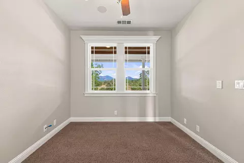 Bedroom - 13387 Lark Ct, Redding, CA 96003 photo 8 of 8