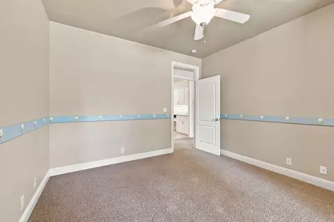 Bedroom - 13387 Lark Ct, Redding, CA 96003 photo 4 of 8