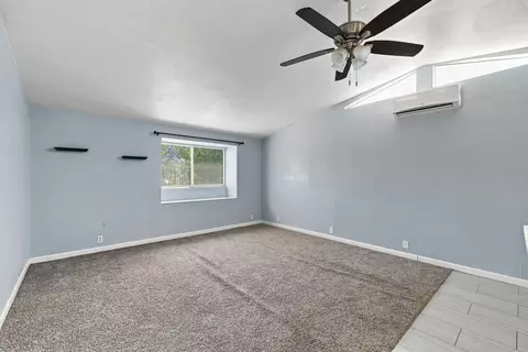 Living - 646 Ridge Rd, Redding, CA 96003 photo 6 of 8