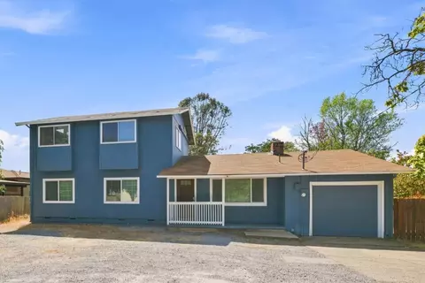 Exterior - 646 Ridge Rd, Redding, CA 96003 photo 2 of 12