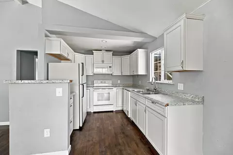 Kitchen - 646 Ridge Rd, Redding, CA 96003 photo 1 of 5