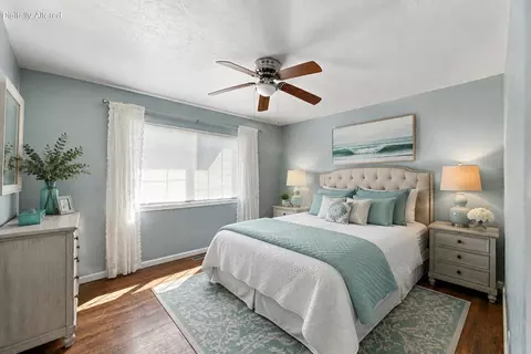 Bedroom - 646 Ridge Rd, Redding, CA 96003 photo 4 of 8