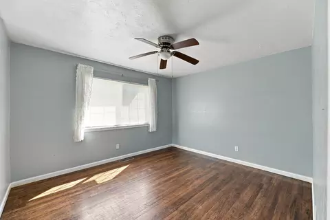 Bedroom - 646 Ridge Rd, Redding, CA 96003 photo 5 of 8