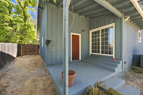 Exterior - 646 Ridge Rd, Redding, CA 96003 photo 7 of 12