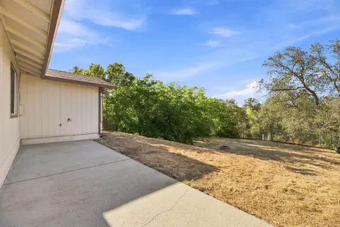 Exterior - 2252 Badger Ct, Redding, CA 96001 photo 8 of 8