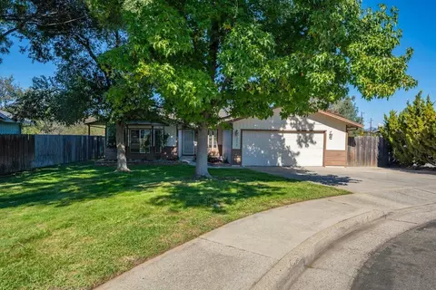 2252 Badger Ct, Redding, CA 96001