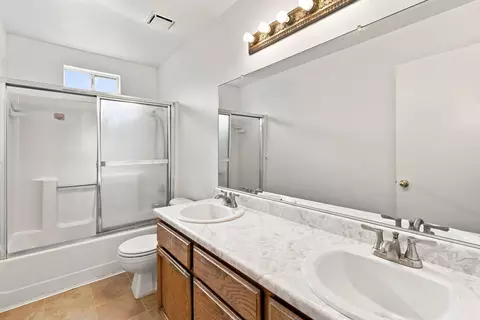 Bath - 2252 Badger Ct, Redding, CA 96001 photo 2 of 2