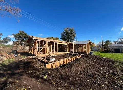 Exterior - 12897 State Highway 99e, Red Bluff, CA 96080 photo 3 of 6