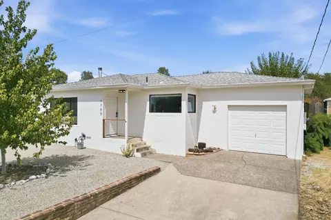 Exterior - 1750 Barbara Rd, Redding, CA 96003 photo 3 of 11