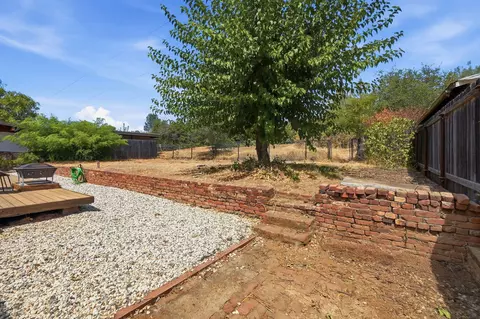 Exterior - 1750 Barbara Rd, Redding, CA 96003 photo 7 of 11
