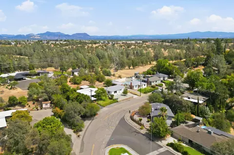 View/Area - 1750 Barbara Rd, Redding, CA 96003 photo 3 of 6