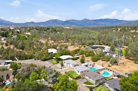 View/Area - 1750 Barbara Rd, Redding, CA 96003 photo 4 of 6