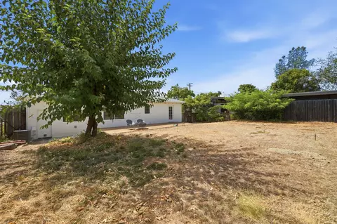 Exterior - 1750 Barbara Rd, Redding, CA 96003 photo 8 of 11