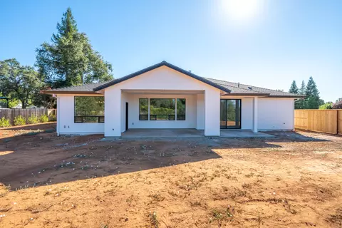 Exterior - 4870 Dandelion Dr, Redding, CA 96002 photo 9 of 17