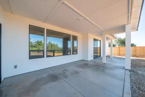 Exterior - 4870 Dandelion Dr, Redding, CA 96002 photo 5 of 17
