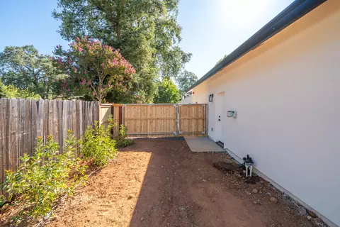 Exterior - 4870 Dandelion Dr, Redding, CA 96002 photo 13 of 17