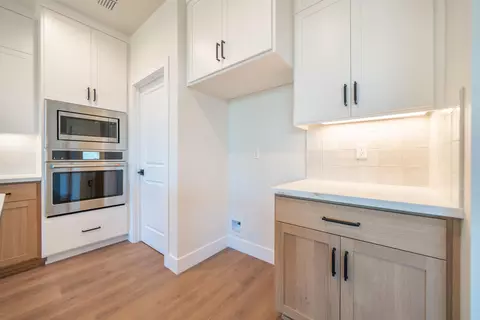 Kitchen - 4870 Dandelion Dr, Redding, CA 96002 photo 3 of 7