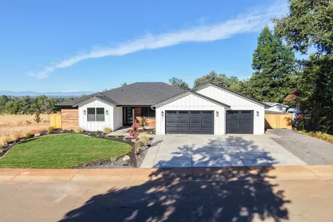 Exterior - 4870 Dandelion Dr, Redding, CA 96002 photo 16 of 17