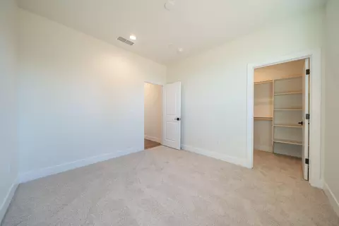 Bedroom - 4870 Dandelion Dr, Redding, CA 96002 photo 4 of 7
