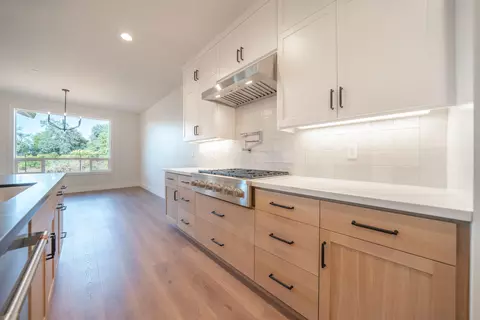 Kitchen - 4870 Dandelion Dr, Redding, CA 96002 photo 4 of 7