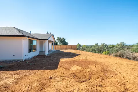 Exterior - 4870 Dandelion Dr, Redding, CA 96002 photo 7 of 17