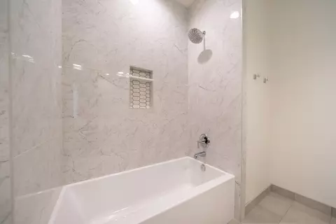 Bath - 4870 Dandelion Dr, Redding, CA 96002 photo 2 of 4