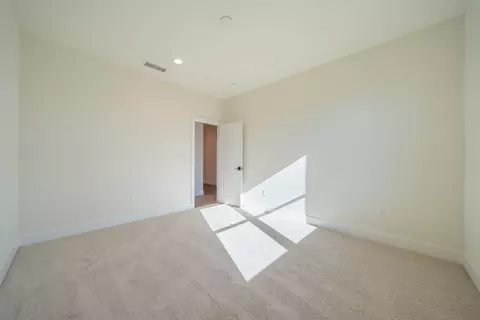 Bedroom - 4870 Dandelion Dr, Redding, CA 96002 photo 2 of 7