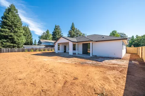 Exterior - 4870 Dandelion Dr, Redding, CA 96002 photo 10 of 17