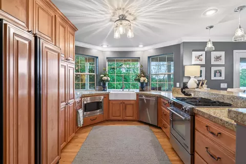 Kitchen - 8725 Landmark Cir, Redding, CA 96001 photo 3 of 4