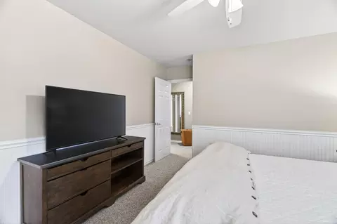 Bedroom - 8725 Landmark Cir, Redding, CA 96001 photo 5 of 7