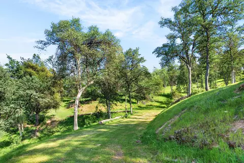 Exterior - 8725 Landmark Cir, Redding, CA 96001 photo 11 of 11