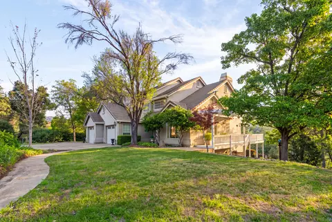 Exterior - 8725 Landmark Cir, Redding, CA 96001 photo 2 of 11