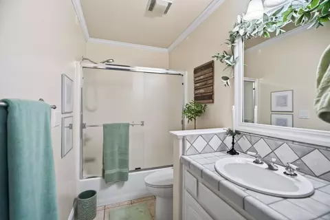 Bath - 8725 Landmark Cir, Redding, CA 96001 photo 1 of 5