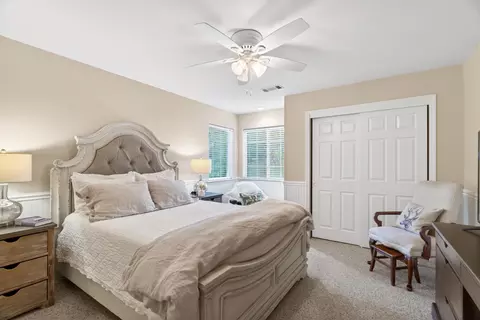 Bedroom - 8725 Landmark Cir, Redding, CA 96001 photo 4 of 7