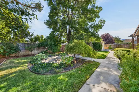 Exterior - 2745 Amethyst Way, Redding, CA 96003 photo 11 of 15